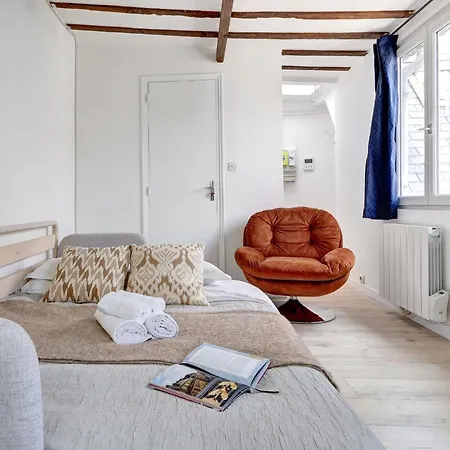 Chic 1br Steps From Montorgueil & Le Marais Apartment